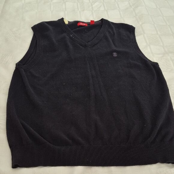 Izod Black V-Neck Vest - Picture 10 of 16